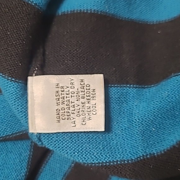 Hannah- 3/4 Sleeve Sweater - Picture 3 of 11